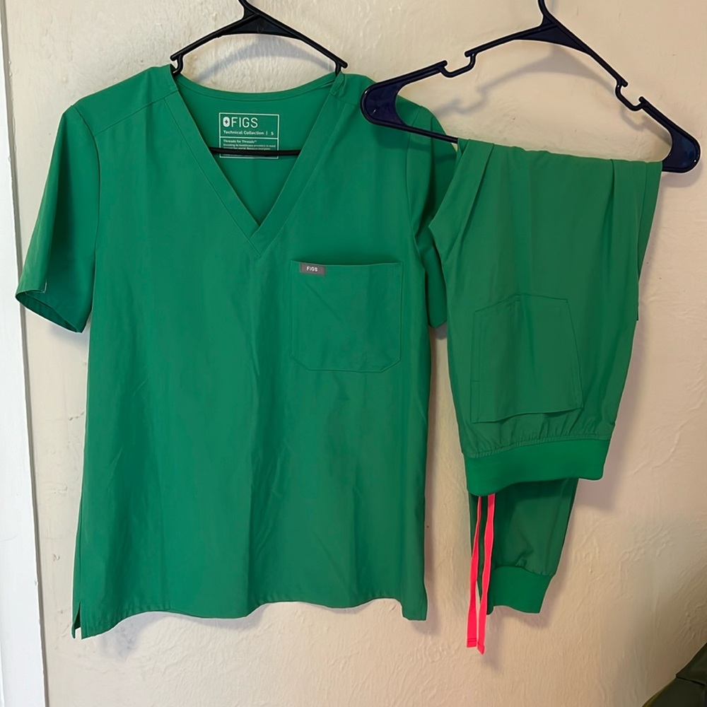Figs Scrubs Set Safety Green